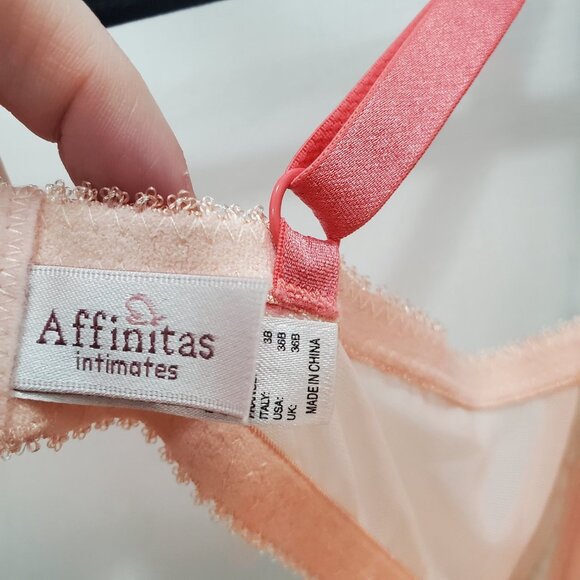 Affinitas Intimates Peach Melon Lace Push Up Demi Underwire Bra Size US 36B - Picture 3 of 5